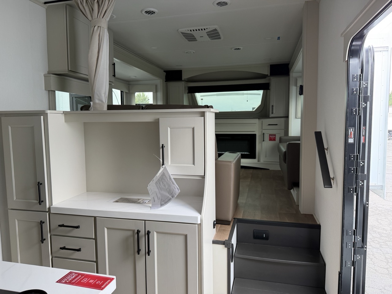 2026 Grand Design Solitude 380FL - Image 28
