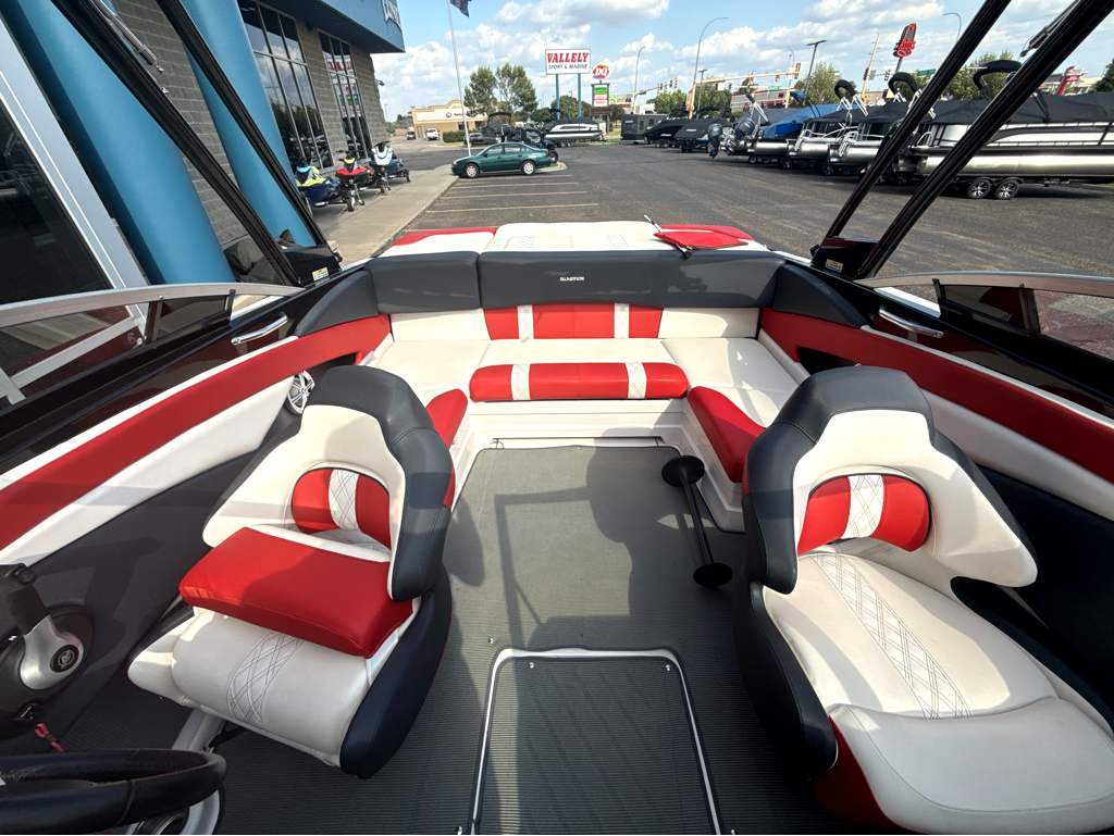 2016 Glastron GTS225 - Image 27