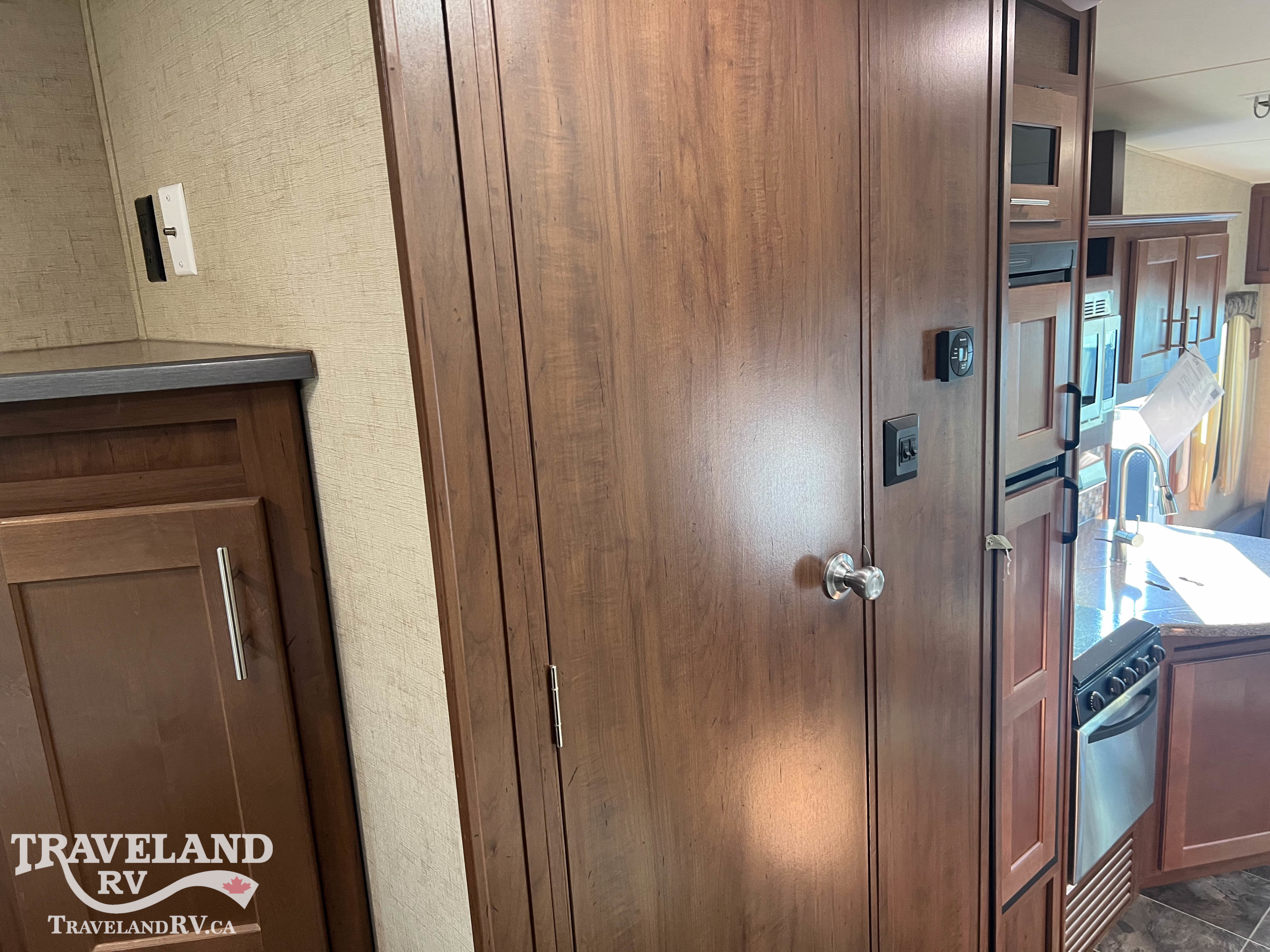 2016 Forest River WILDCAT 242RL - Image 31