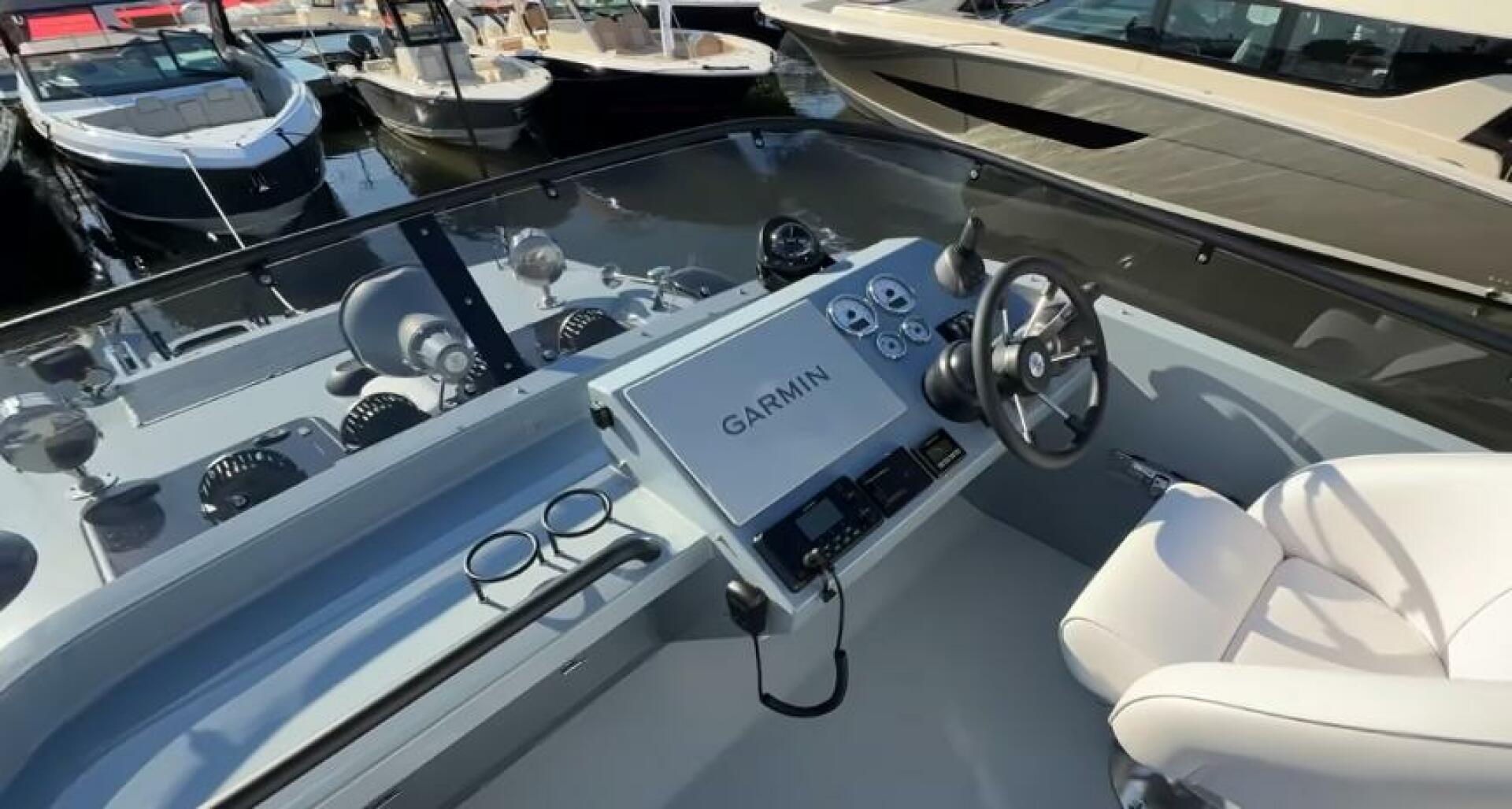 2025 Targa 37 Flybridge - Image 16