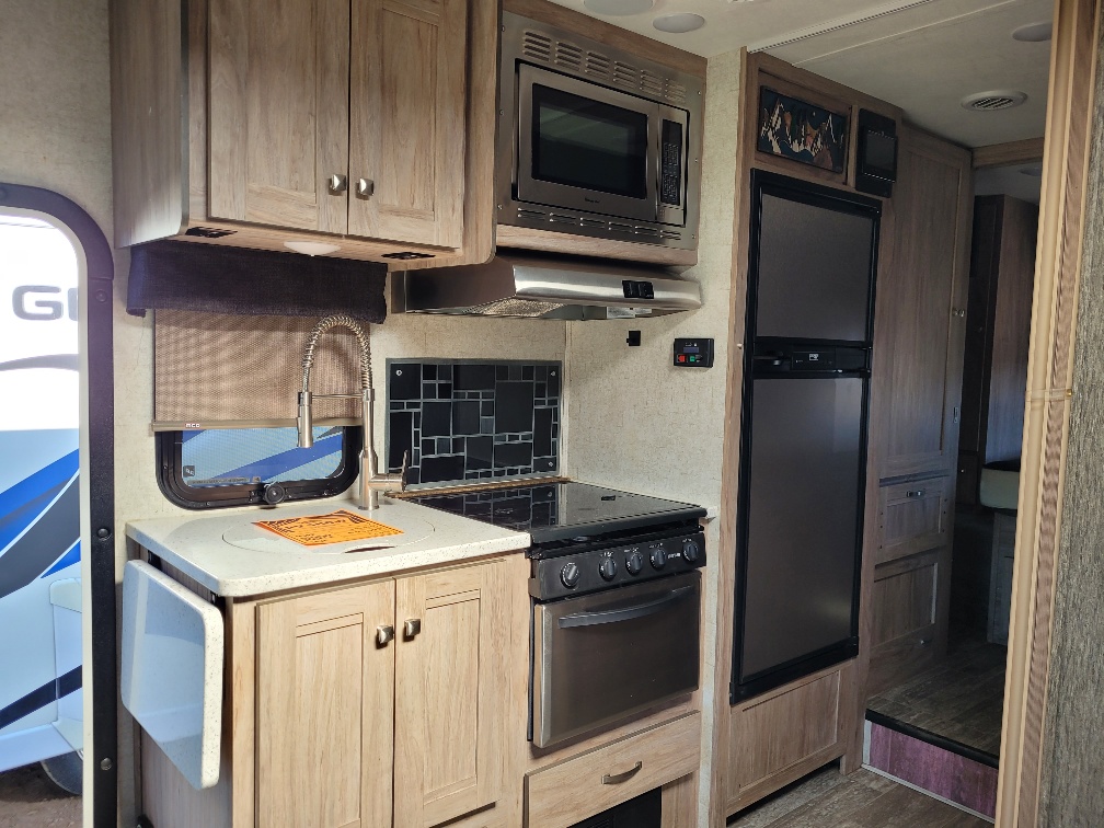 2018 Forest River Forester 2401R MBS - Image 10
