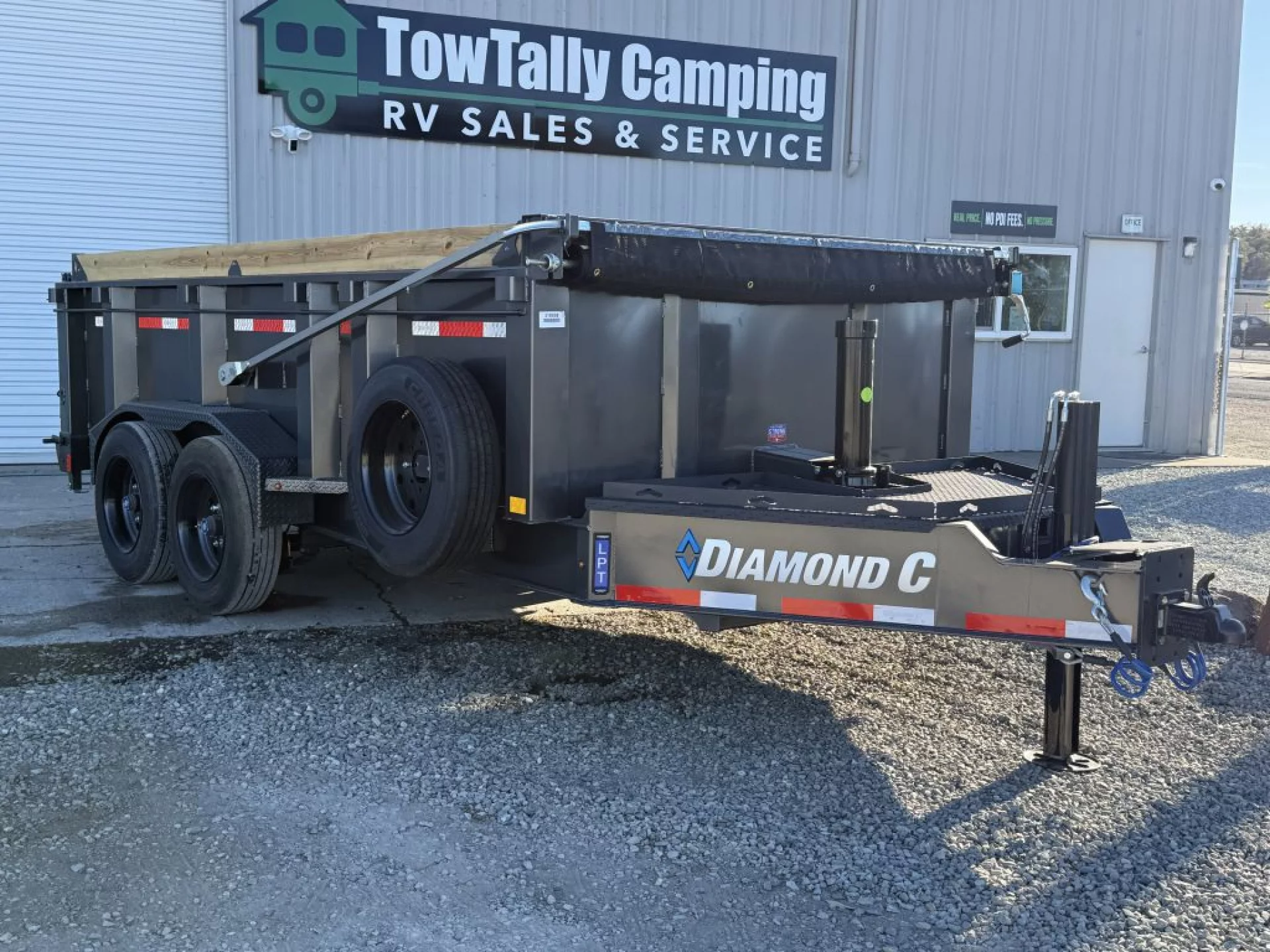 2027 DIAMOND C TRAILERS DIAMOND C LPT 208 HEAVY DUTY 14X81 32 SIDES PACESETTER - Image 2