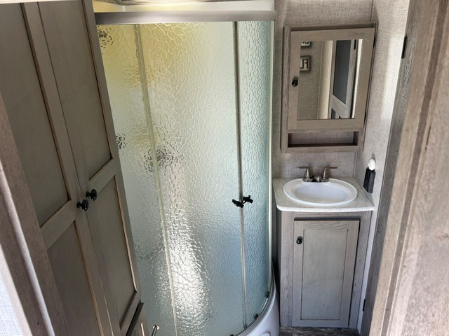 2020 Keystone Outback 330RL - Image 16
