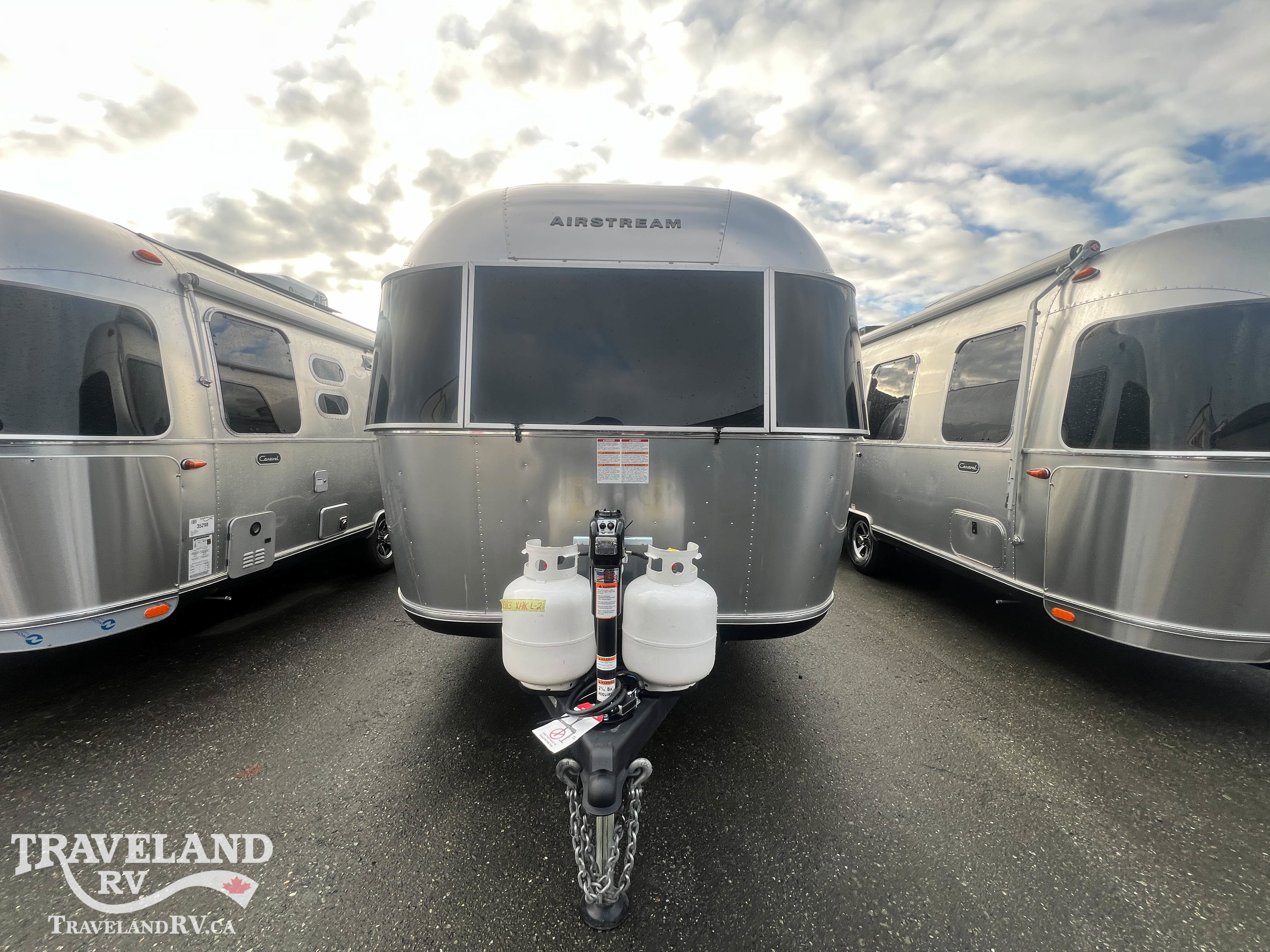 2026 Airstream Bambi 22FB - Image 5