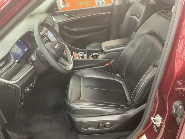2024 Jeep Grand-Cherokee-L Laredo Altitude 4x4 - Image 13