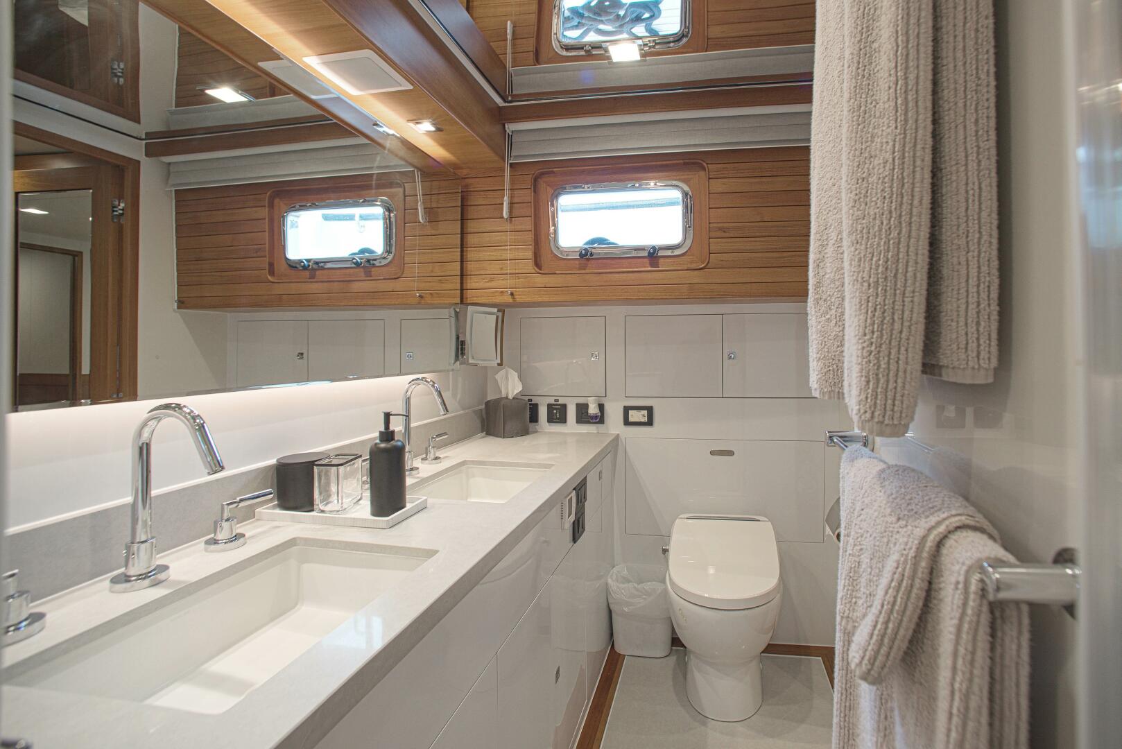 2023 Marlow Explorer 70E-CB - Image 18