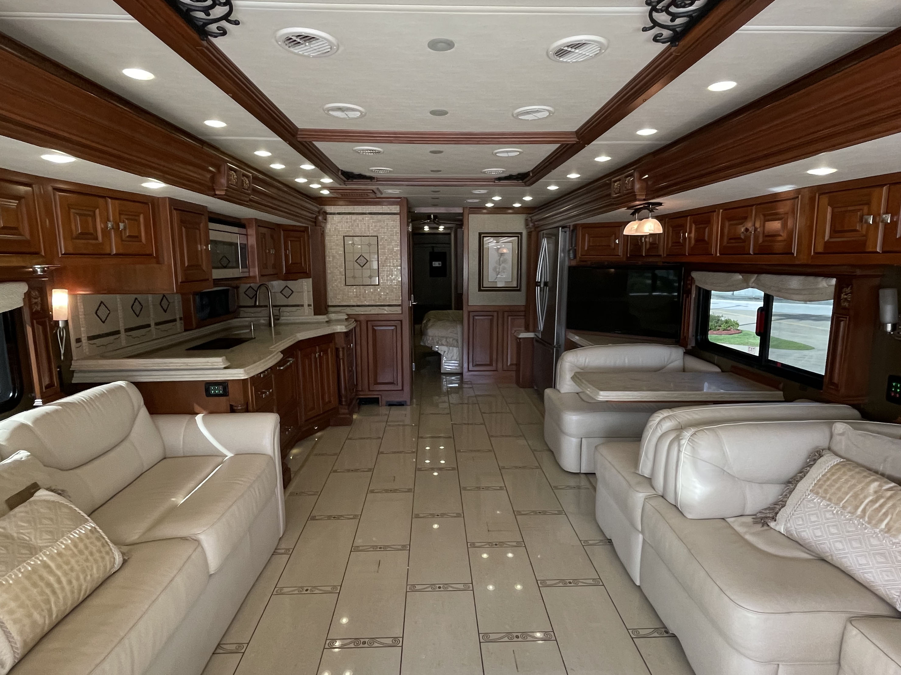 2013 TIFFIN ZEPHYR 45LZ - Image 12