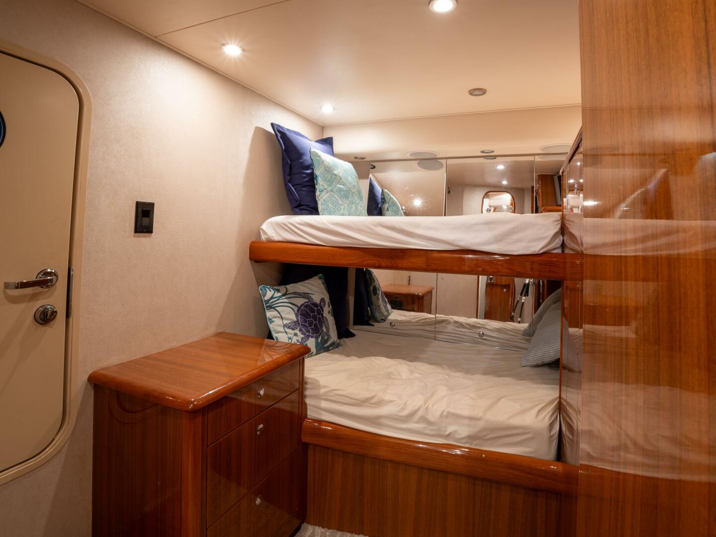 2005 Viking 74 Enclosed Bridge - Image 25
