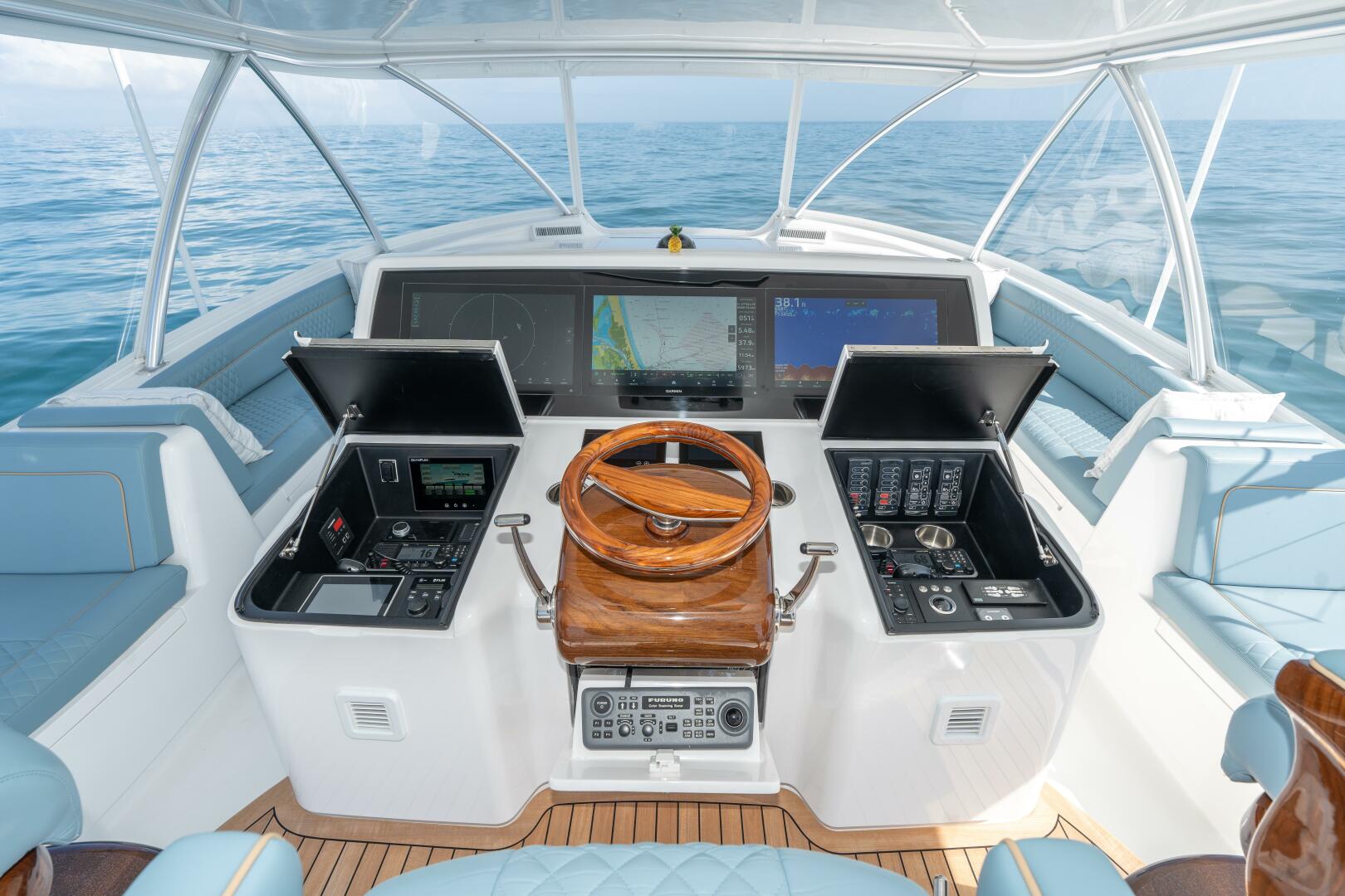 2025 Viking 90 Convertible - Image 10