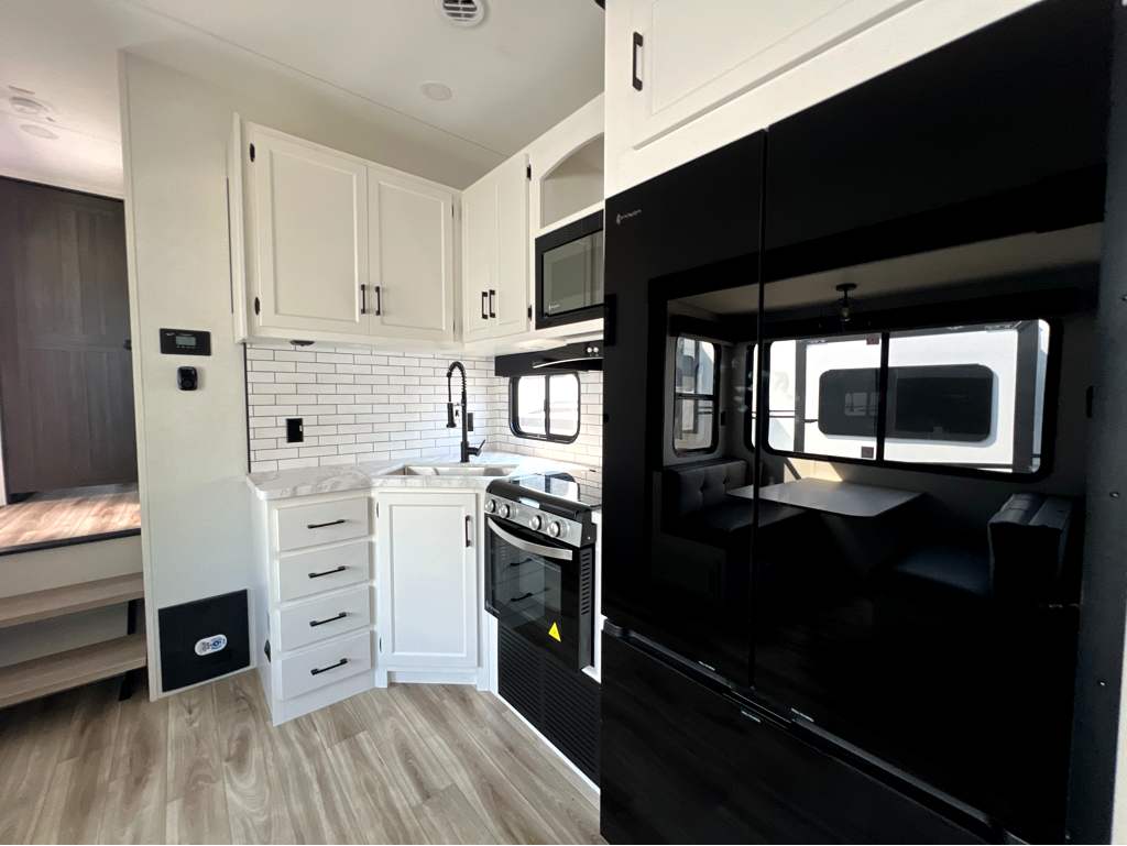 2027 VENTURE RV SPORTTREK 312VTB - Image 10