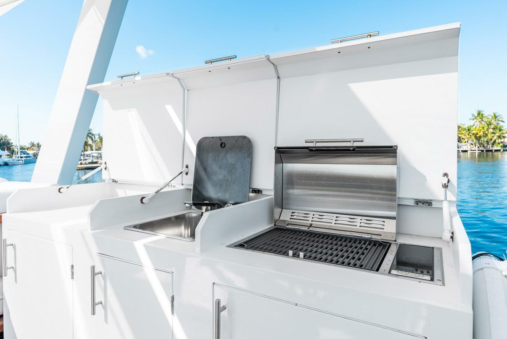 2023 Reina Boats 44DR - Image 10
