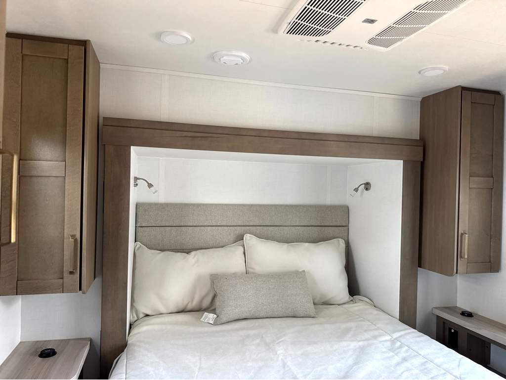 2027 ENTEGRA COACH ODYSSEY 30Z - Image 29