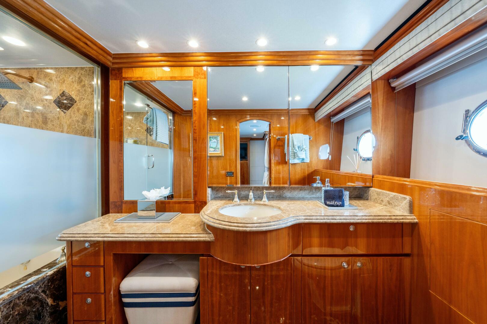 2009 Hargrave Raised Pilothouse - Image 12