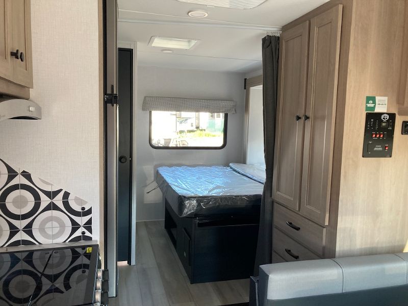 2026 Forest River Sunseeker LE 2250SLEF - Image 17