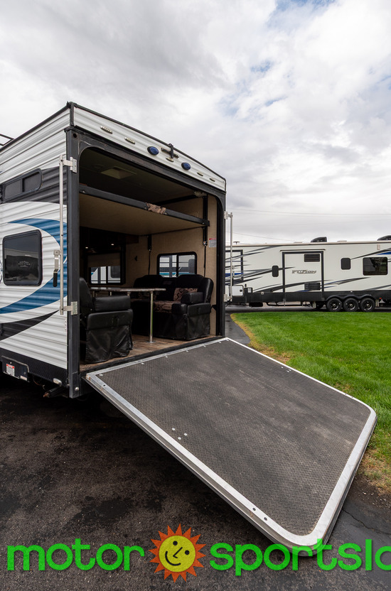 2017 Pacific Coachworks Sandsport 25FBX - Image 24