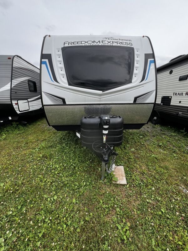2023 Coachman 252 - Image 1