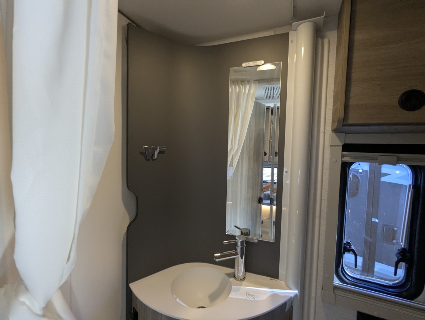 2026 Winnebago Ekko Sprinter 23B AWD - ATH Edition - Image 20