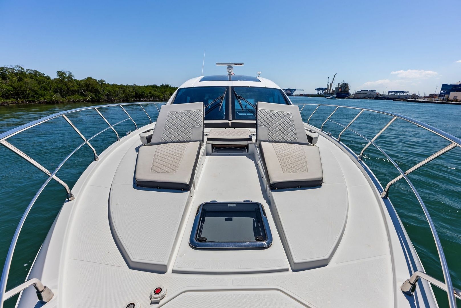 2019 Cruisers Yachts 54 Cantius - Image 27