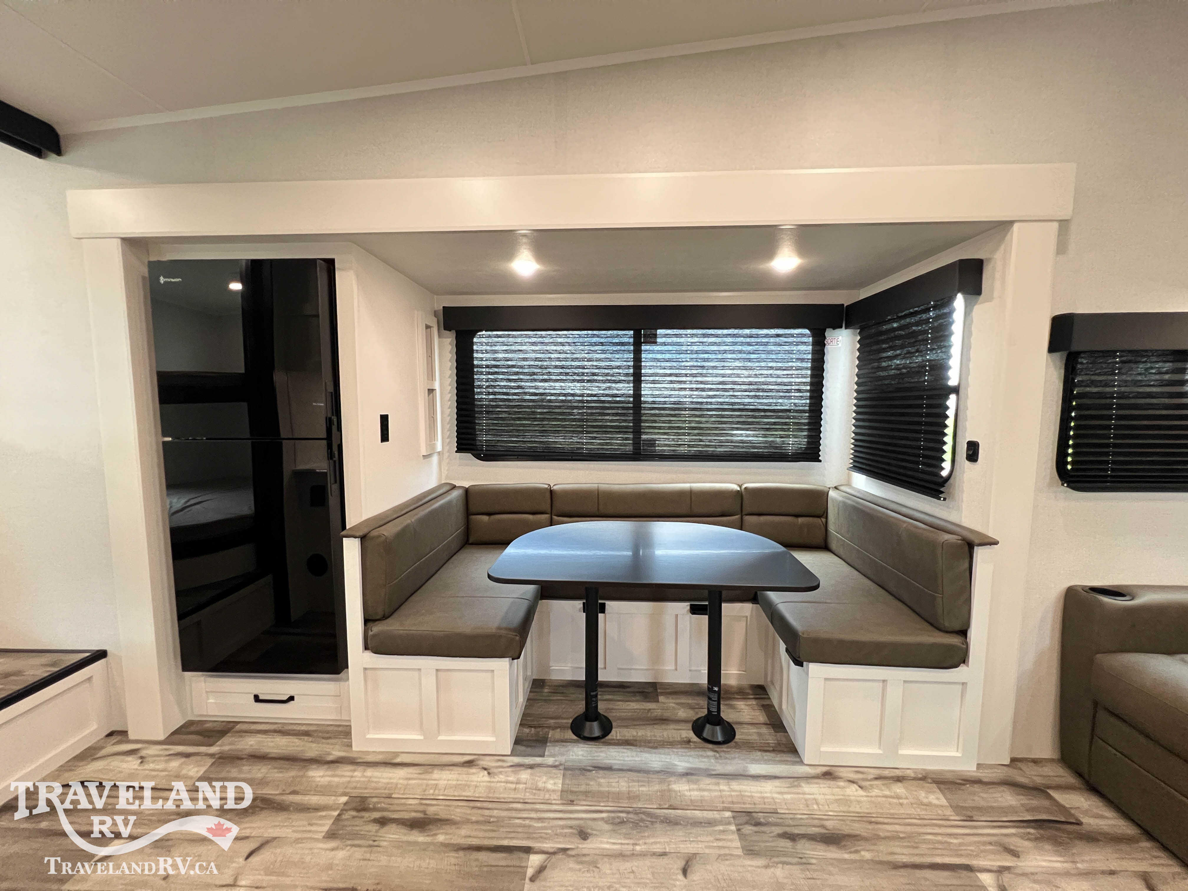 2027 Highland Ridge Roamer Light Duty 28DBSS - Image 22