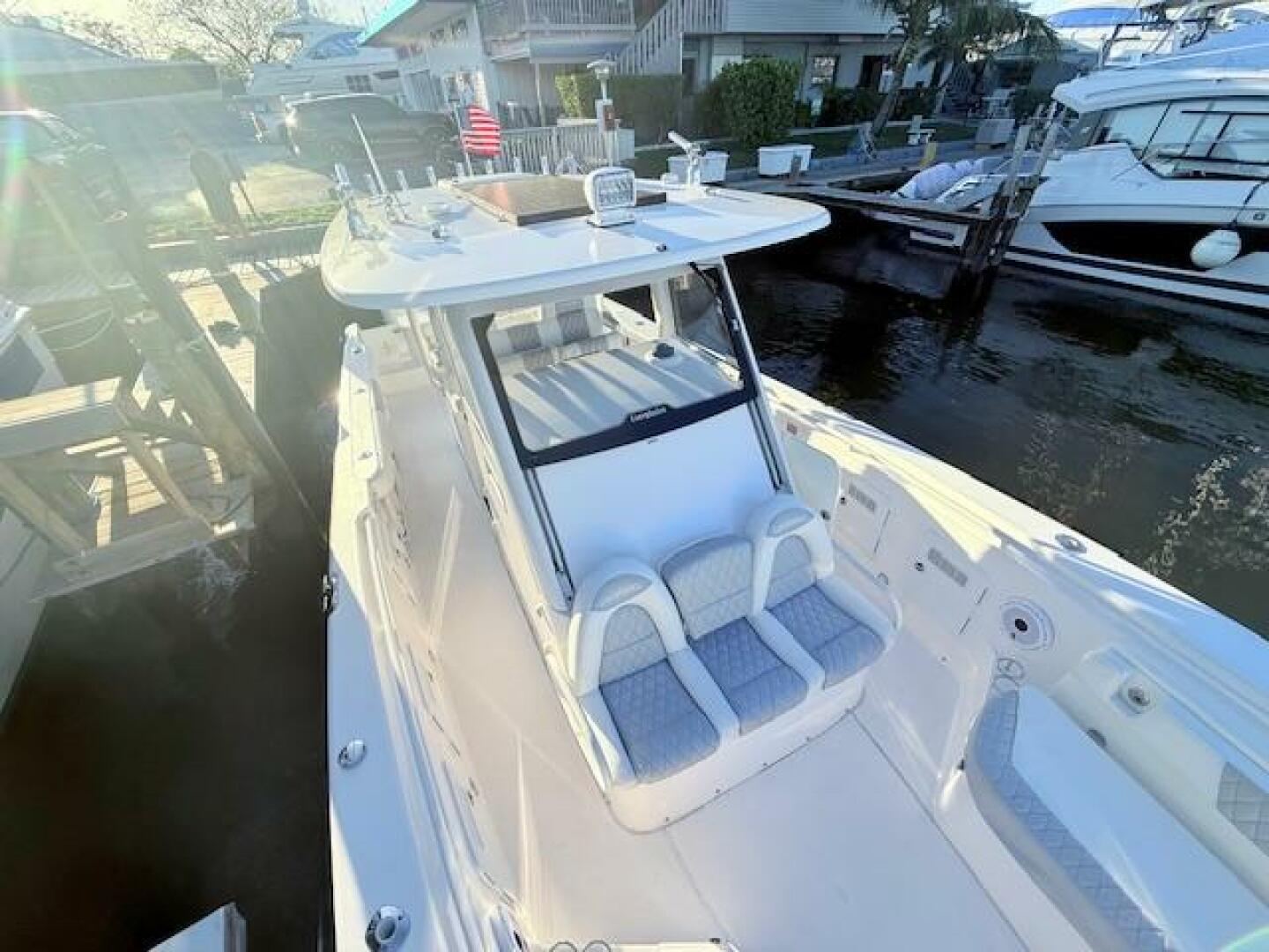 2014 Everglades 355 Center Console - Image 15