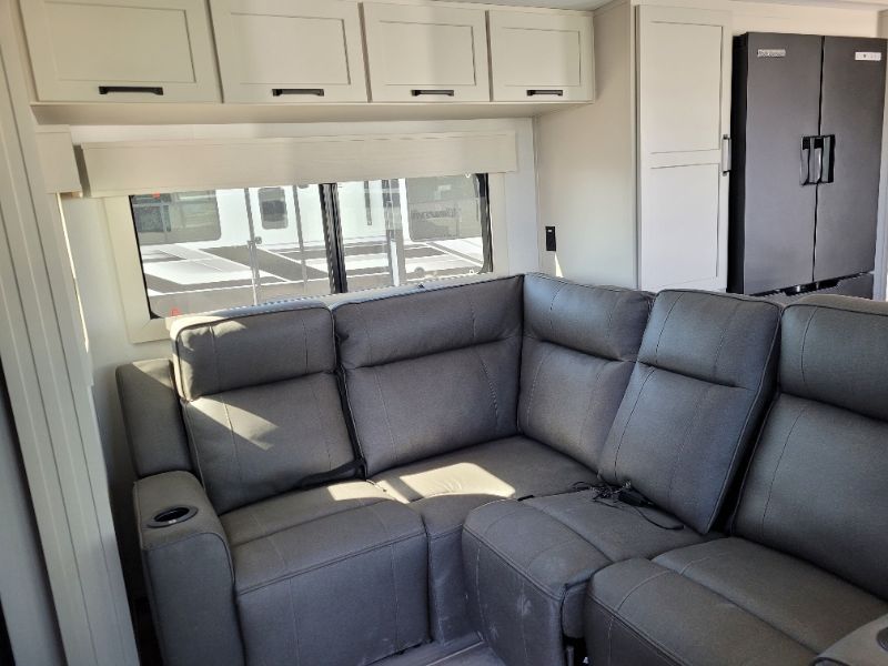 2026 Grand Design Momentum M-Class 399M - Image 13