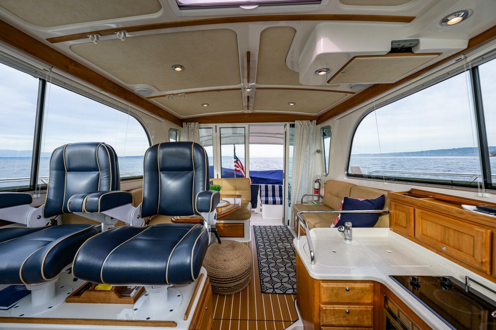 2010 Back Cove 37 - Image 33