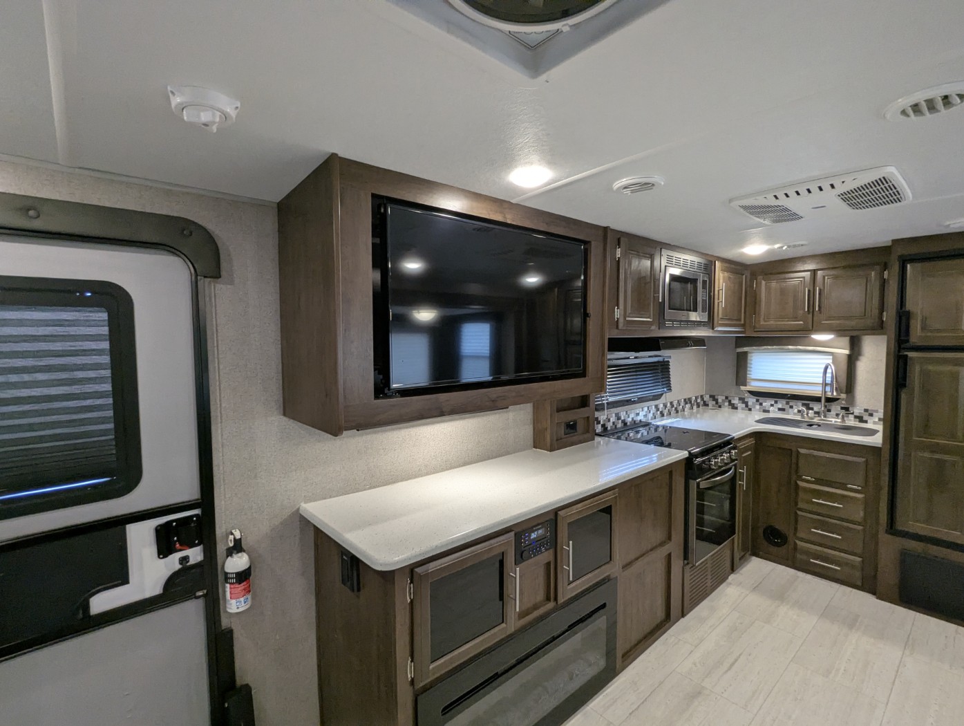 2021 Forest River Rockwood Ultra Lite 2902SW - Image 28