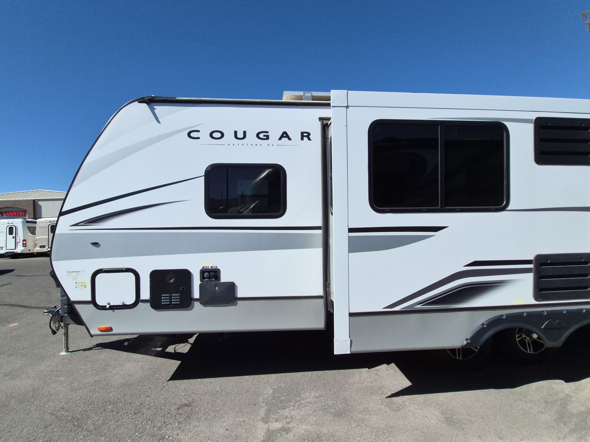 2023 Keystone Cougar Half-Ton 22MLSWE - Image 4