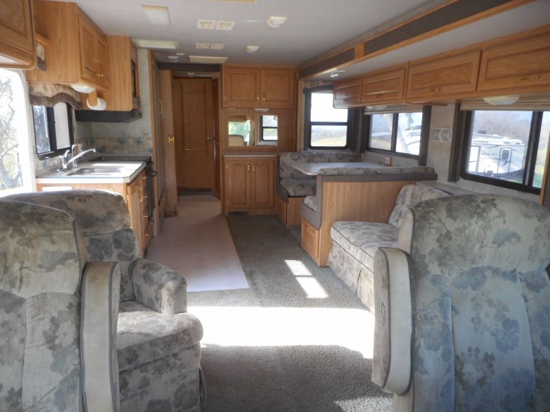 2001 Fleetwood Bounder 36S - Image 7