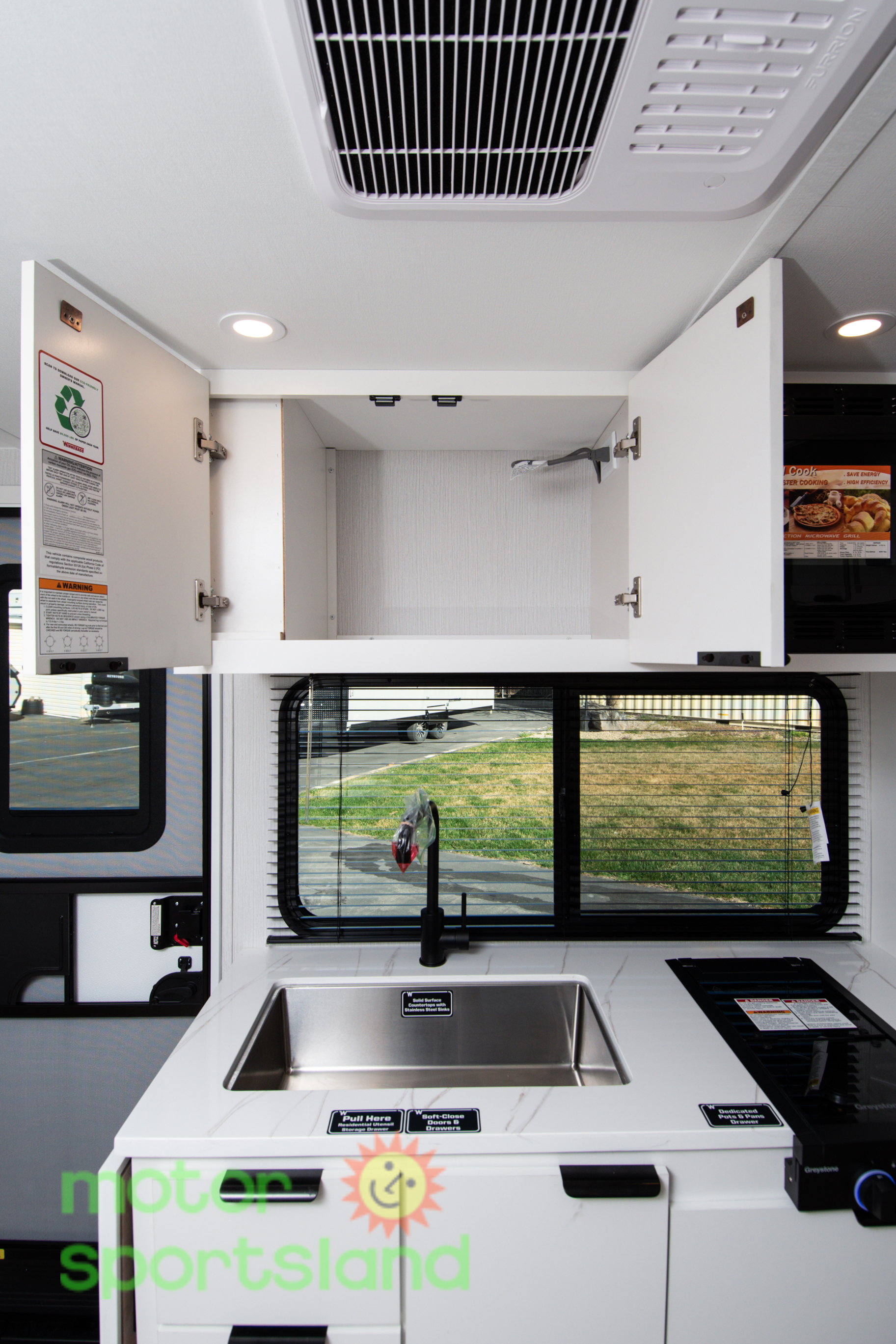 2026 Winnebago Micro Minnie 2108FBS - Image 35