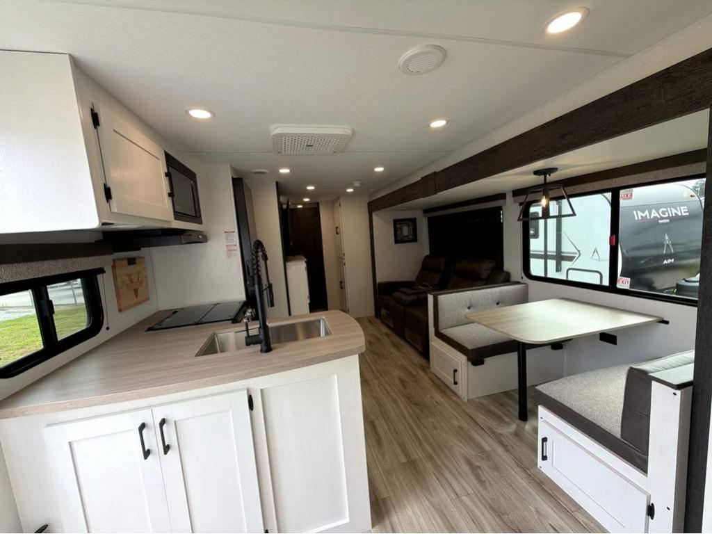 2026 VENTURE RV SIENNA 281VQB - Image 17