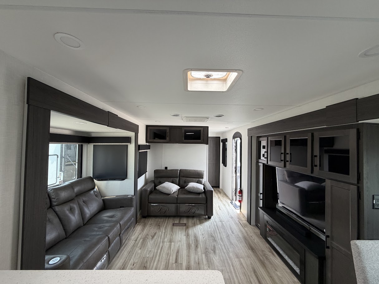 2027 VENTURE RV SPORTTREK 336VRK - Image 19