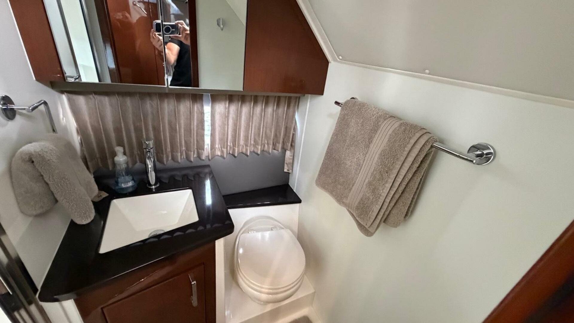 2019 Carver C34 - Image 14
