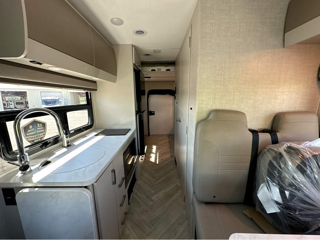 2026 THOR MOTOR COACH COMPASS 22MT - Image 8