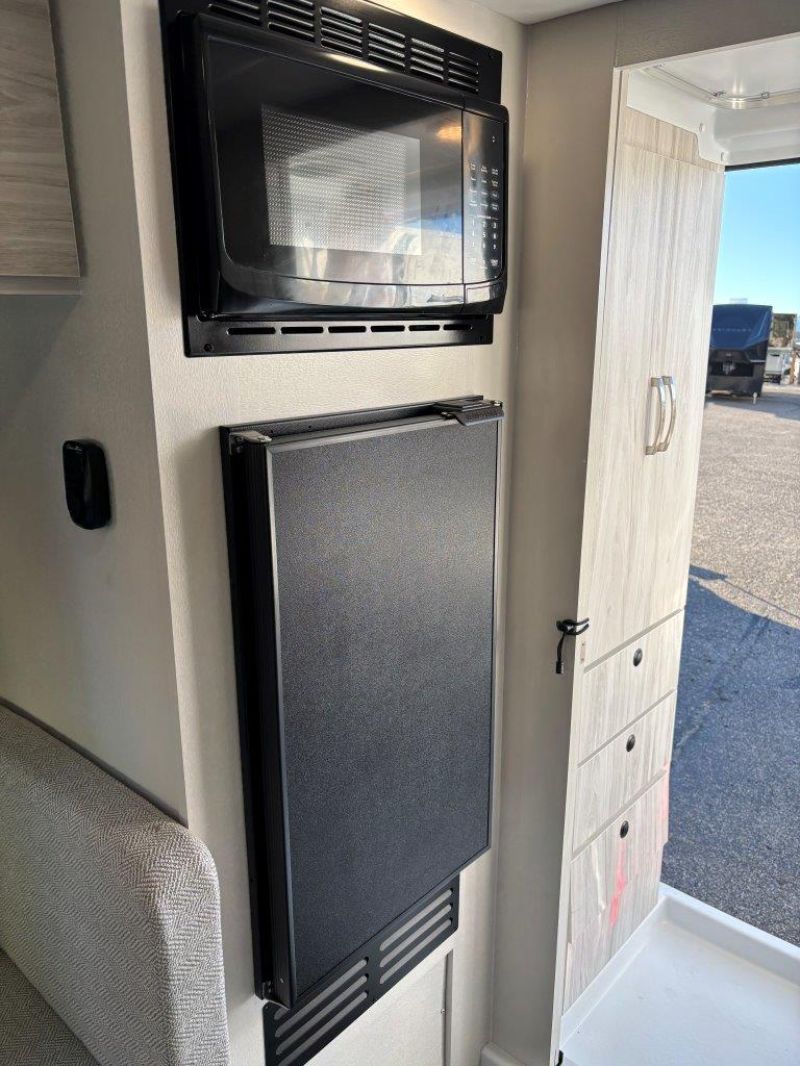 2026 Entegra Coach Arc 18C - Image 14
