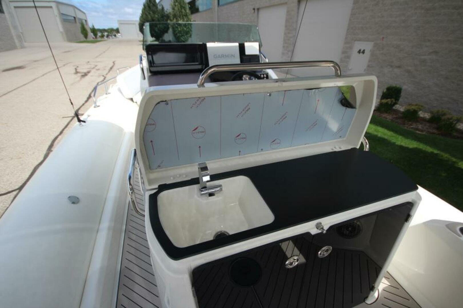 2024 Zodiac Medline 9 NEO - Image 46