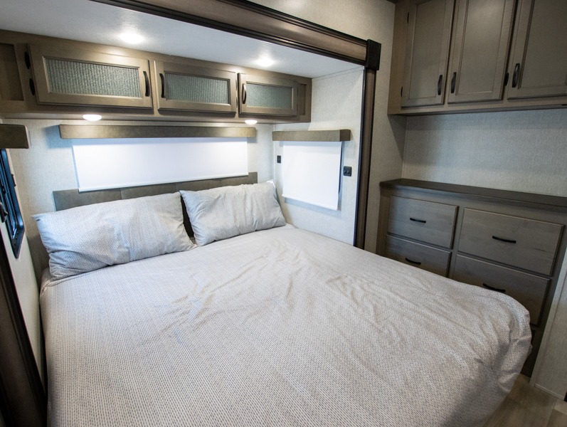 2022 Coachmen Chaparral 334FL - Image 16