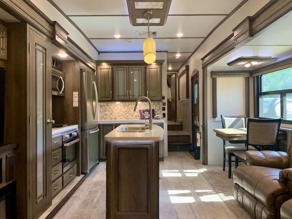 2019 Keystone Montana 3811MS - Image 30