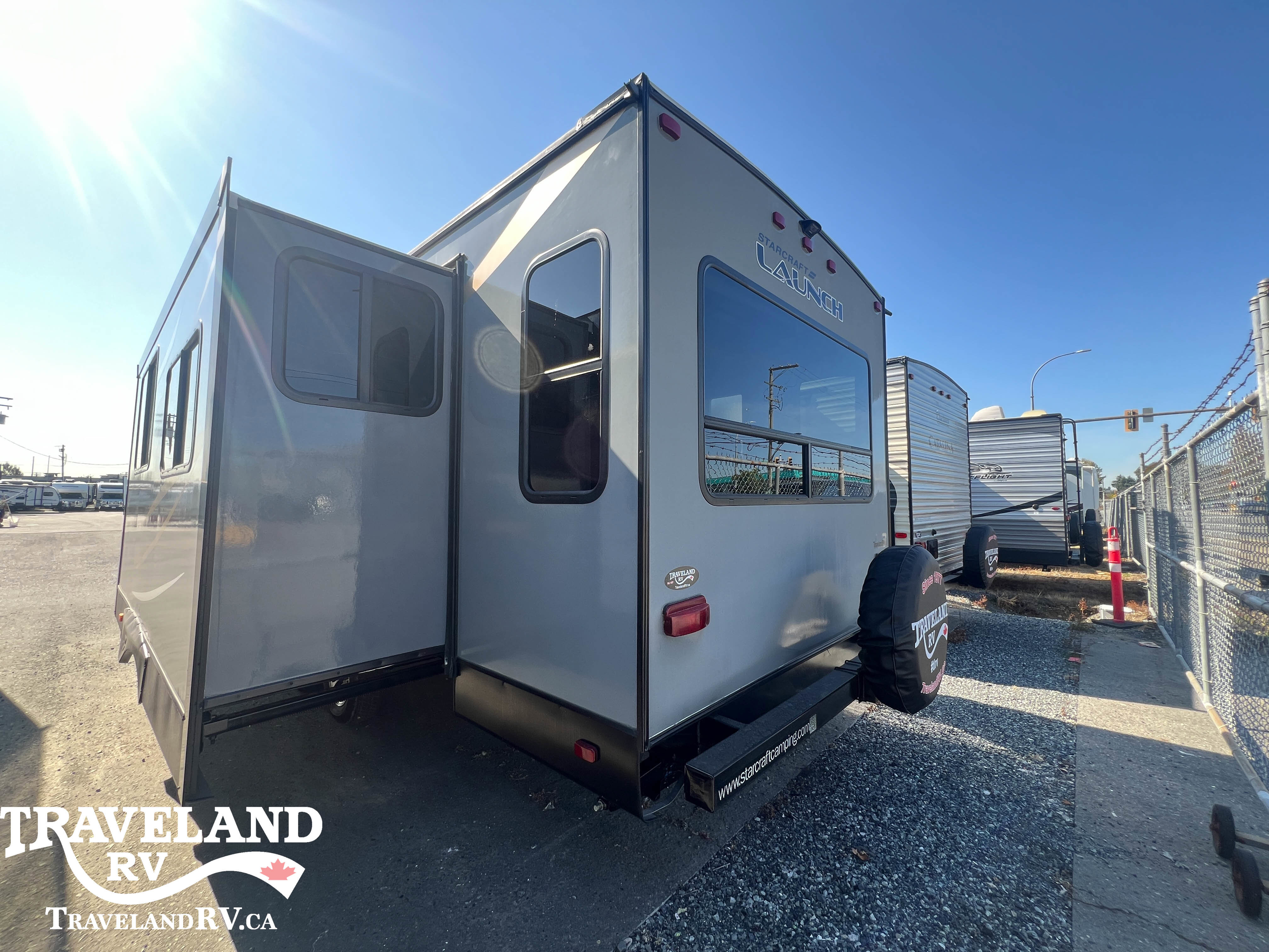2017 Starcraft Launch Ultra Lite 26RLS - Image 5