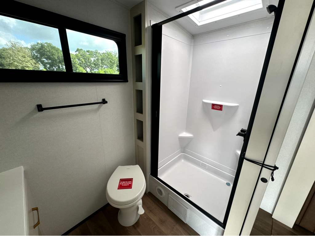 2027 GRAND DESIGN IMAGINE 2300MK - Image 20