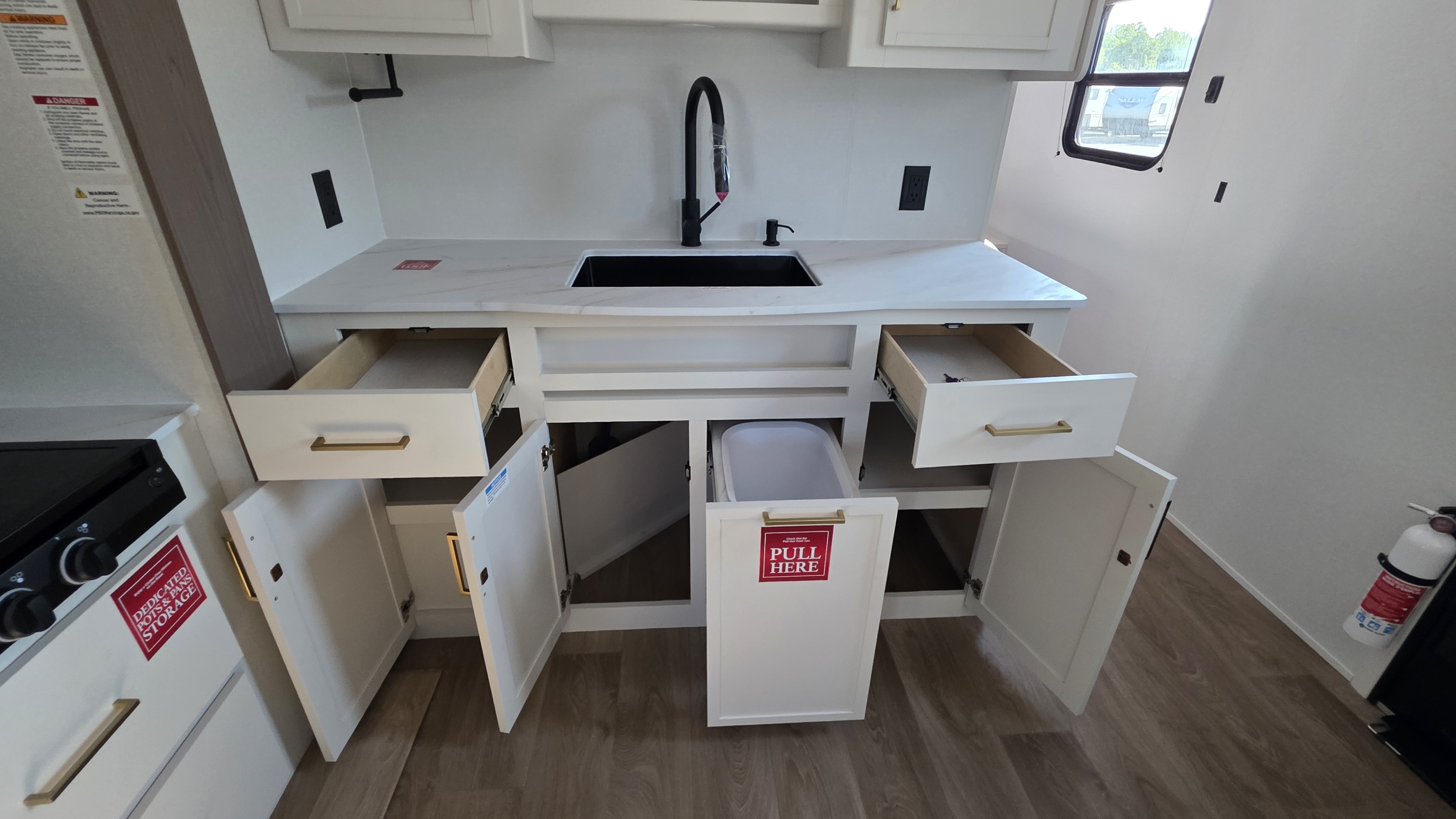 2027 GRAND DESIGN TRANSCEND 26BHX - Image 25