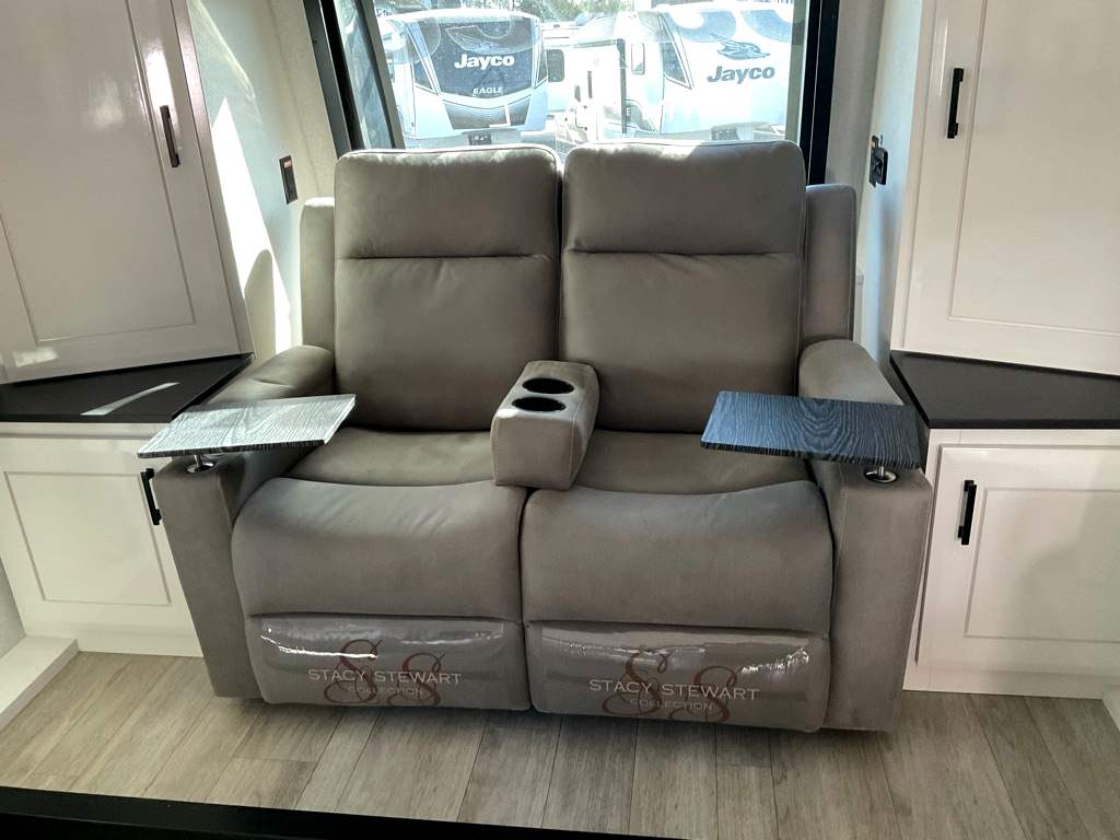 2026 JAYCO PINNACLE 39 FLOK - Image 10