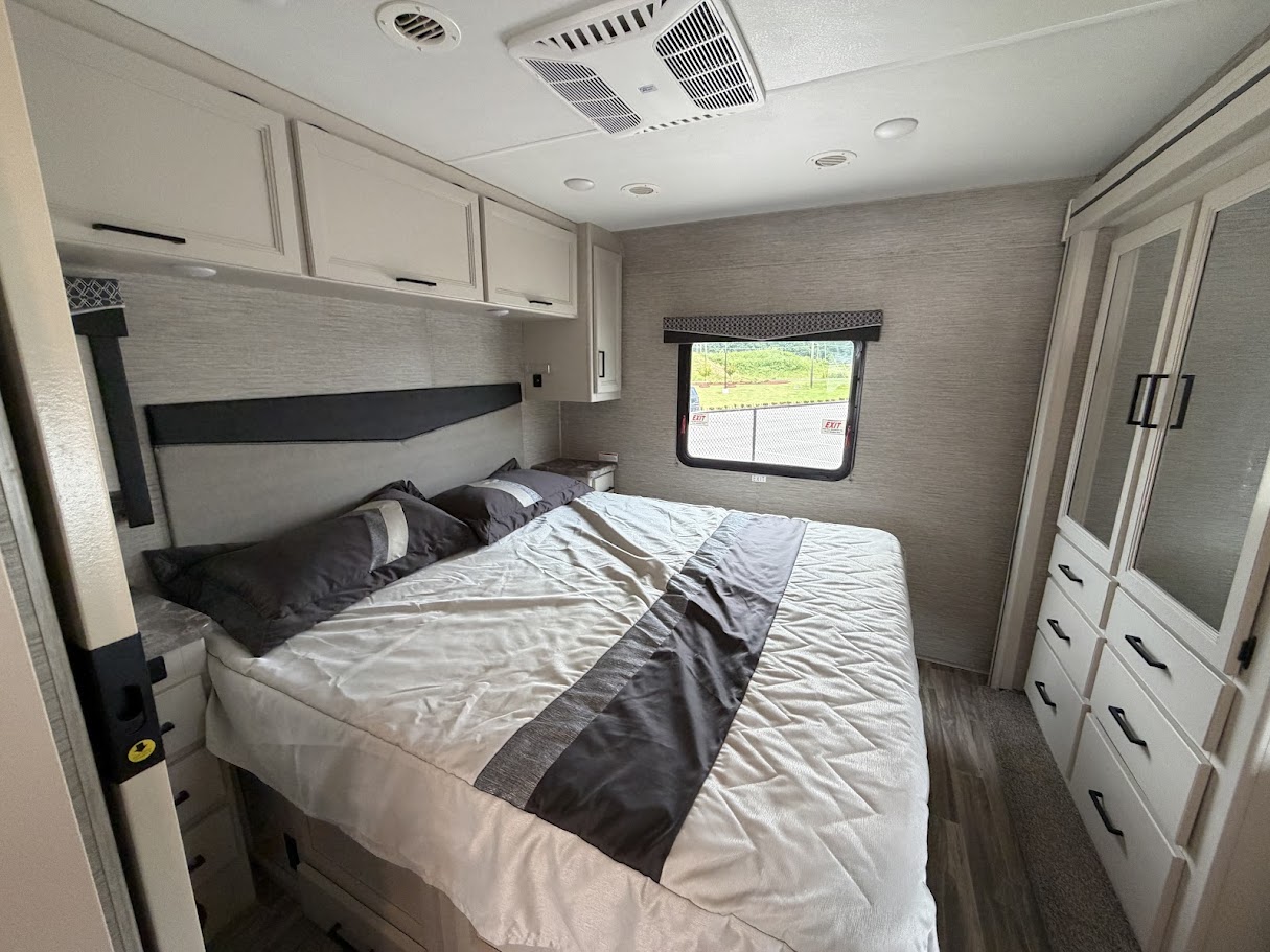 2023 THOR MOTOR COACH ACE 32B - Image 24