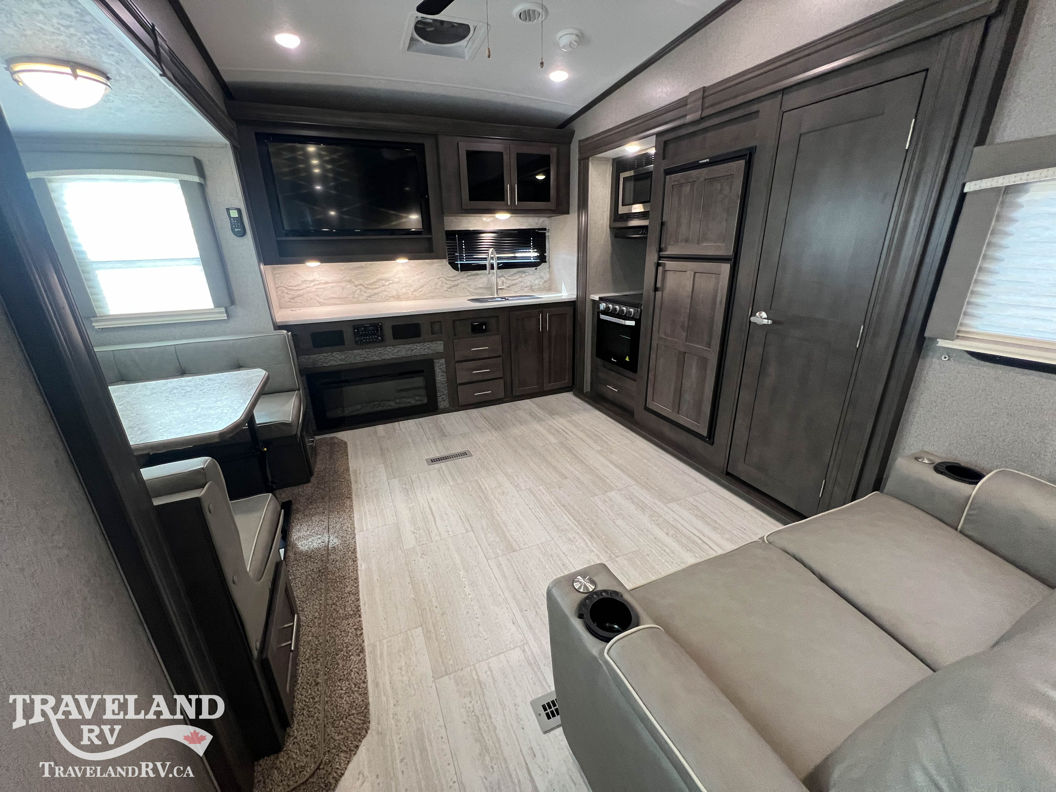 2020 Forest River Rockwood Signature Ultra Lite 2896MB - Image 11