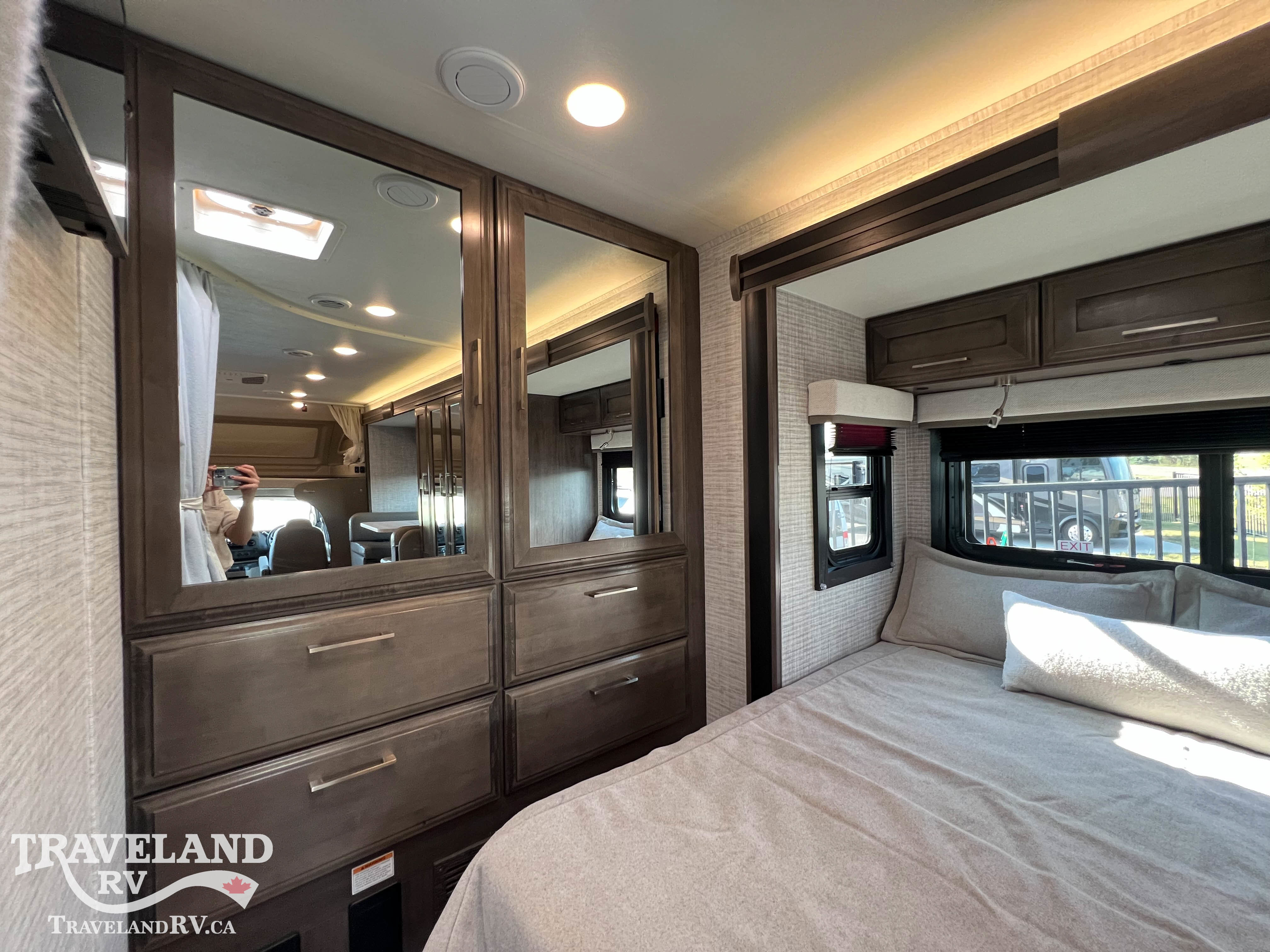 2025 Entegra Coach Odyssey 24B - Image 26