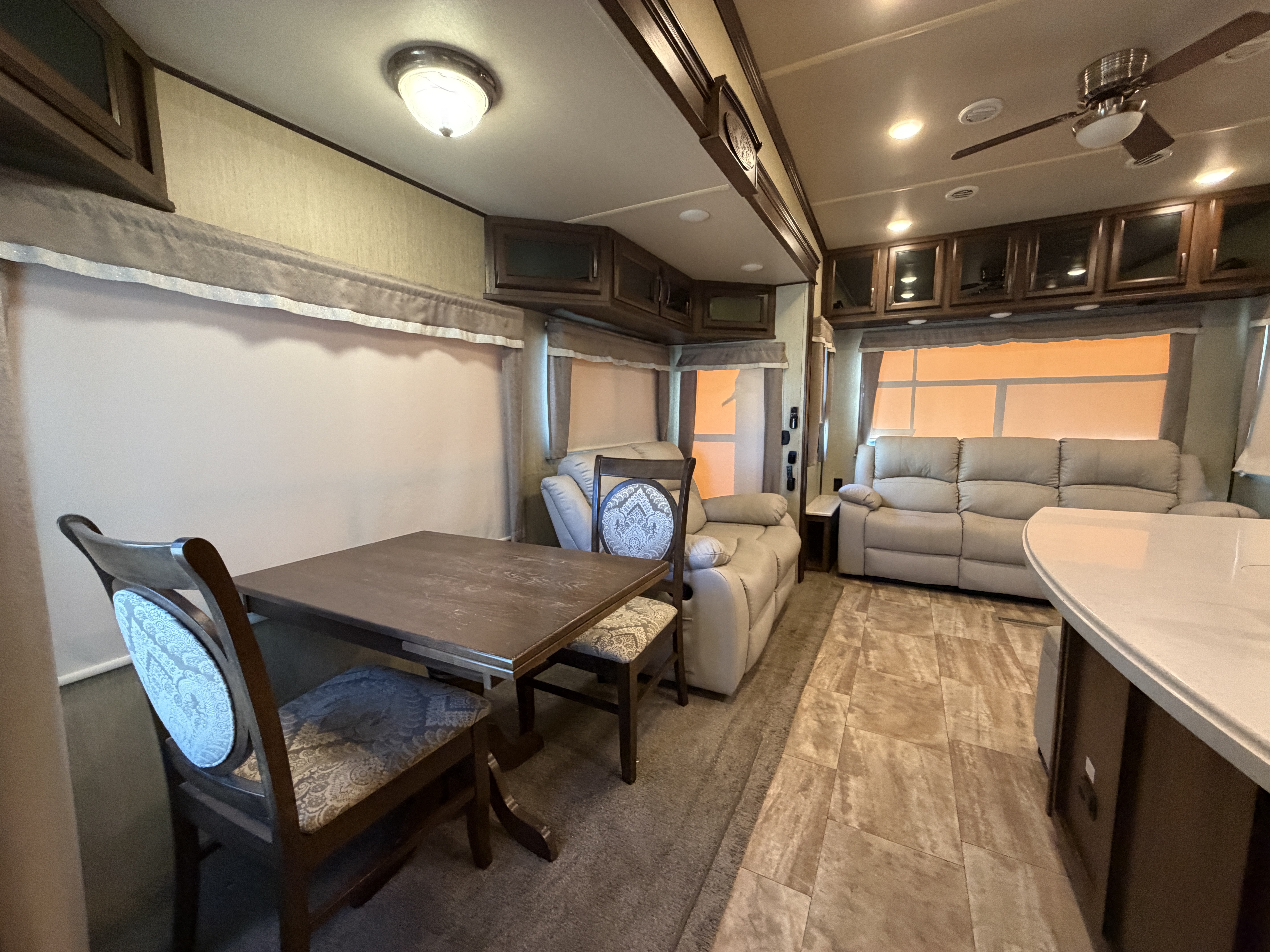 2018 Palomino Columbus Compass 377MBC - Image 4
