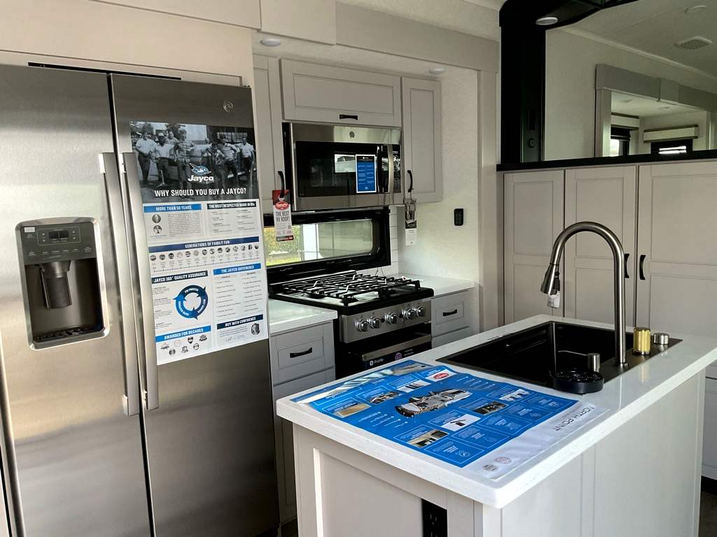 2026 JAYCO NORTH POINT 382 FLRB - Image 5