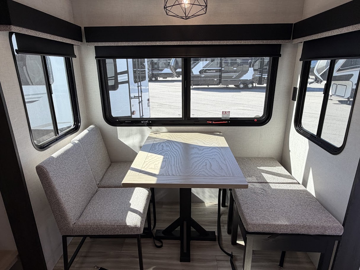 2026 VENTURE RV SPORTTREK 365VFL - Image 32