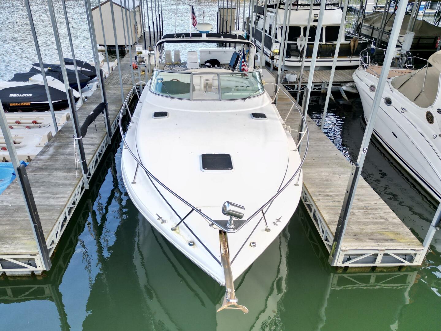 2004 Rinker 342 Fiesta Vee - Image 4