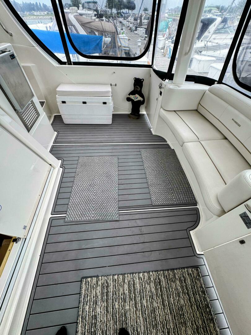 2005 Silverton 35 Motor Yacht - Image 20